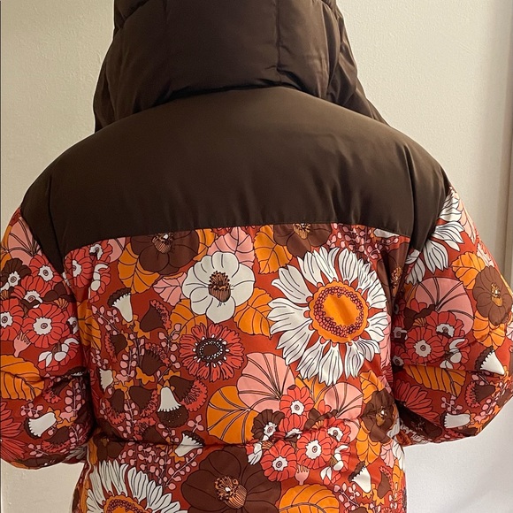 Beautiful Zara puffer jacket size medium. - Picture 7 of 8